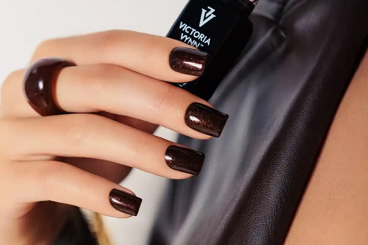 Victoria Vynn - GEL POLISH 483 Gilded Ebony