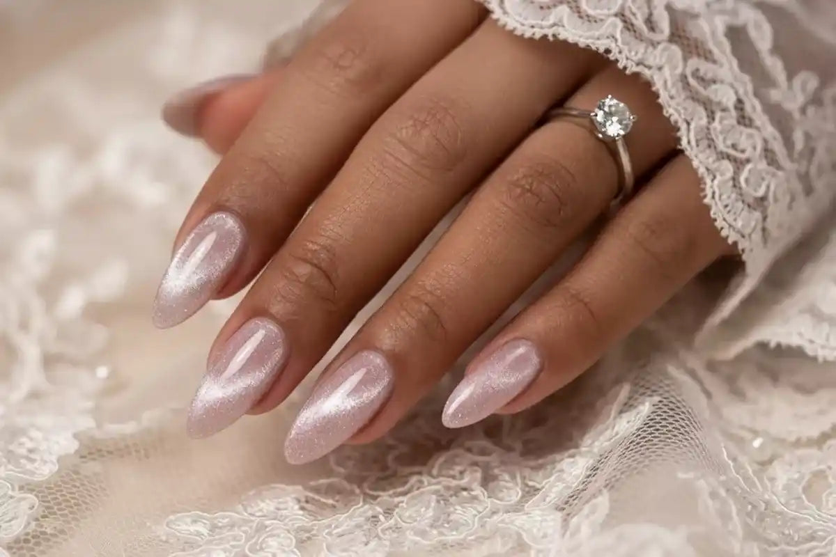 Victoria Vynn ™ - GEL POLISH Silver Cat Eye No Wipe