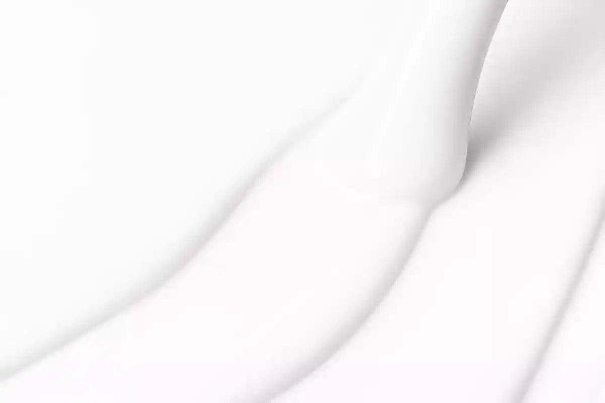 Victoria Vynn ™ - LIQUID POLY GEL 01 Misty Milk