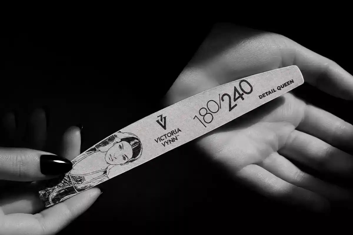 Victoria Vynn - 180/240 NAIL FILE DETAIL QUEEN Crescent 25pcs